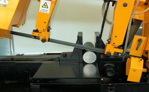 大安数控带锯床自动送料精度会出现偏差吗？